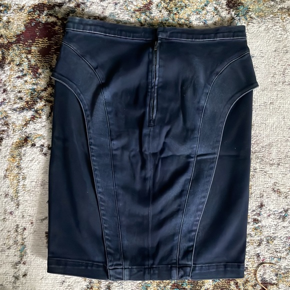 NWOT denim skirt, size 28 - Picture 3 of 8